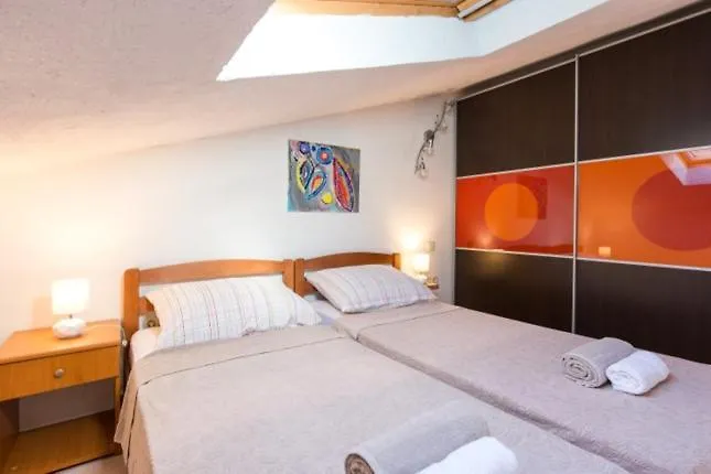Apartment Apartman Studio Dino Klimno Croatia